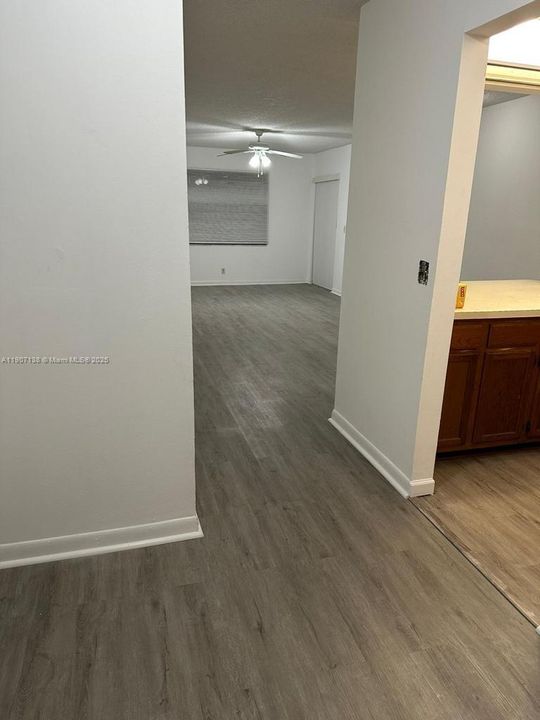 出租: $1,990 (2 贝兹, 2 浴室, 1007 平方英尺)