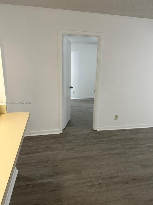 出租: $1,990 (2 贝兹, 2 浴室, 1007 平方英尺)