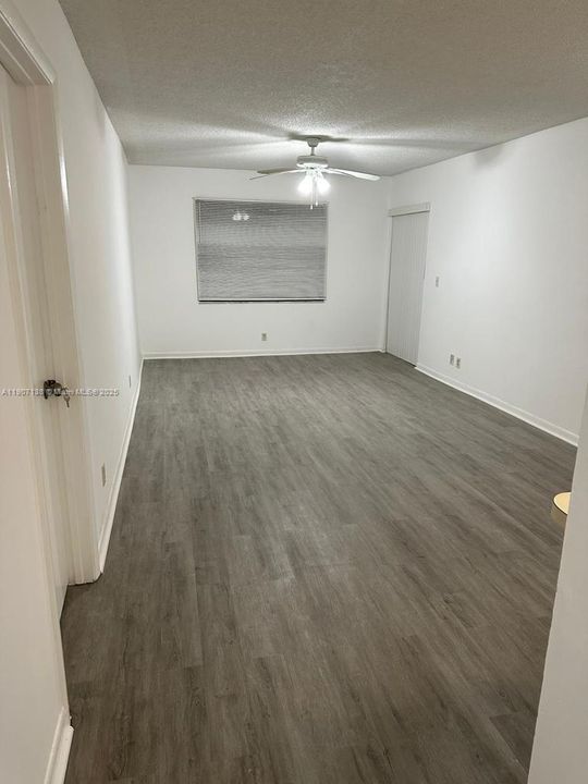 出租: $1,990 (2 贝兹, 2 浴室, 1007 平方英尺)