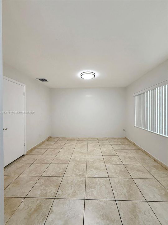 Active With Contract: $3,000 (3 beds, 2 baths, 1445 Square Feet)