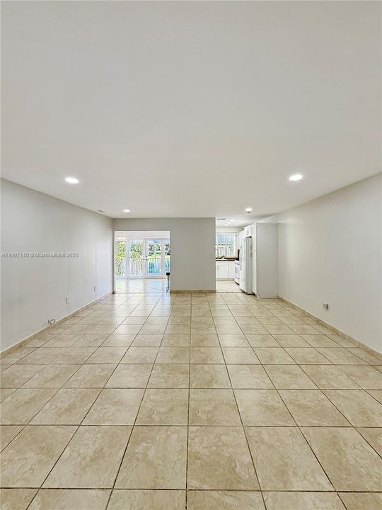 Active With Contract: $3,000 (3 beds, 2 baths, 1445 Square Feet)