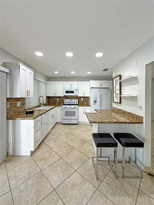 Active With Contract: $3,000 (3 beds, 2 baths, 1445 Square Feet)