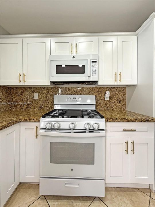 Active With Contract: $3,000 (3 beds, 2 baths, 1445 Square Feet)