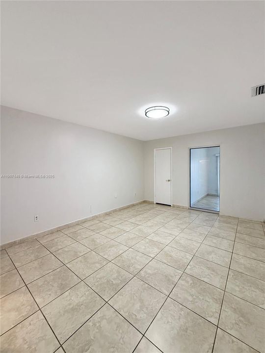 Active With Contract: $3,000 (3 beds, 2 baths, 1445 Square Feet)