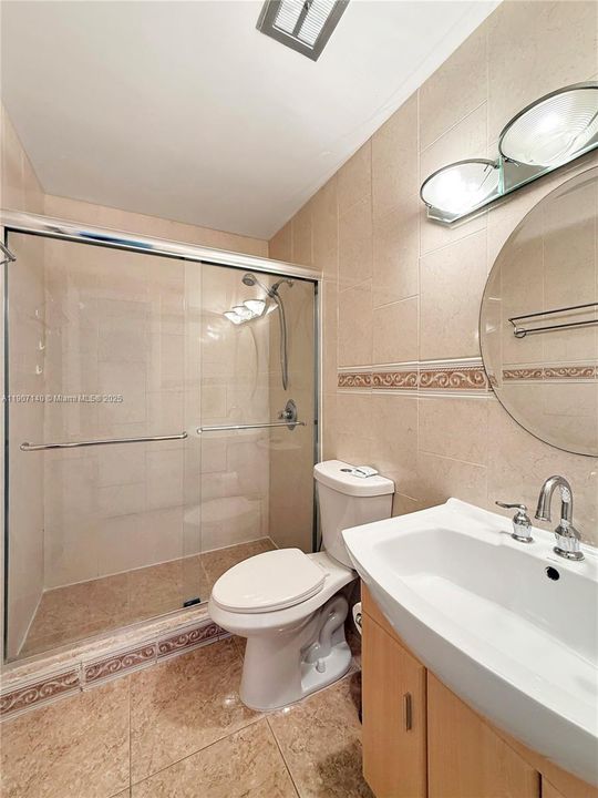 Active With Contract: $3,000 (3 beds, 2 baths, 1445 Square Feet)