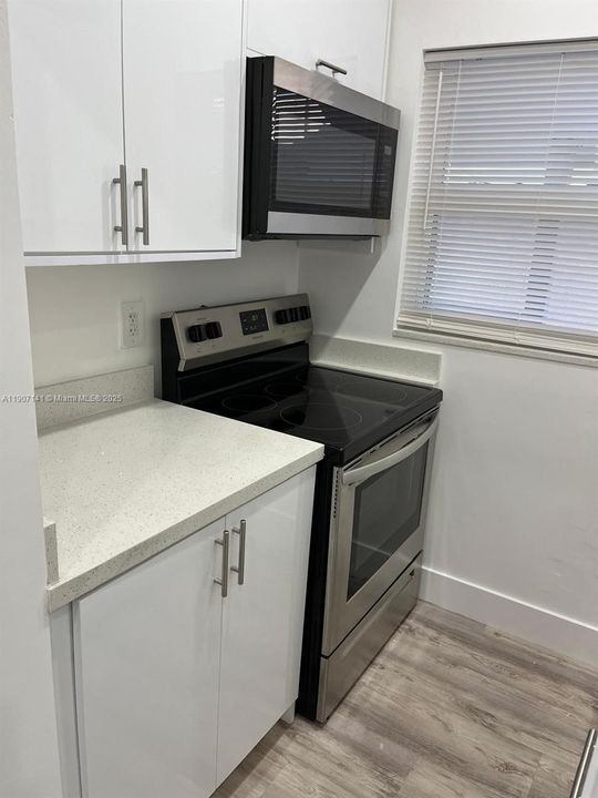 For Rent: $2,000 (2 beds, 2 baths, 425 Square Feet)