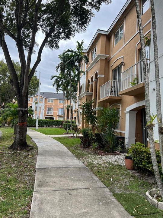 En Renta: $2,399 (2 camas, 2 baños, 1130 Pies cuadrados)