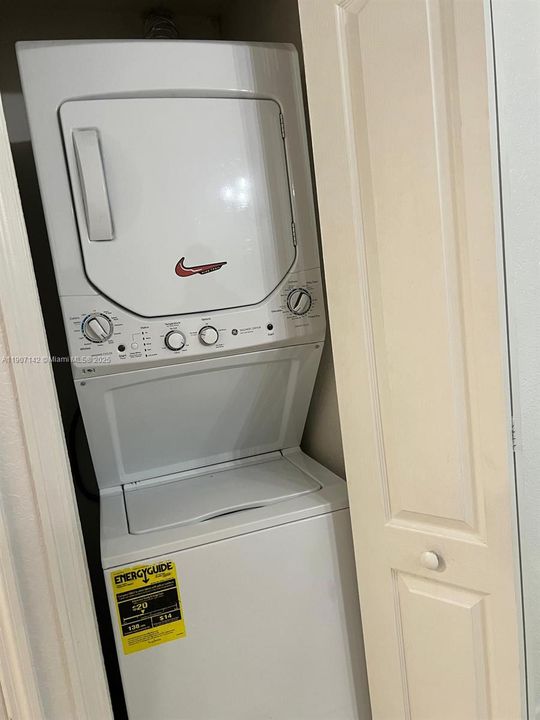 En Renta: $2,399 (2 camas, 2 baños, 1130 Pies cuadrados)