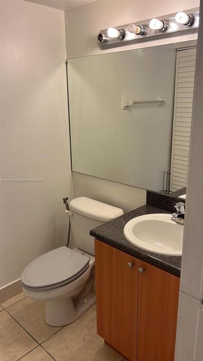 Active With Contract: $2,000 (1 beds, 1 baths, 899 Square Feet)