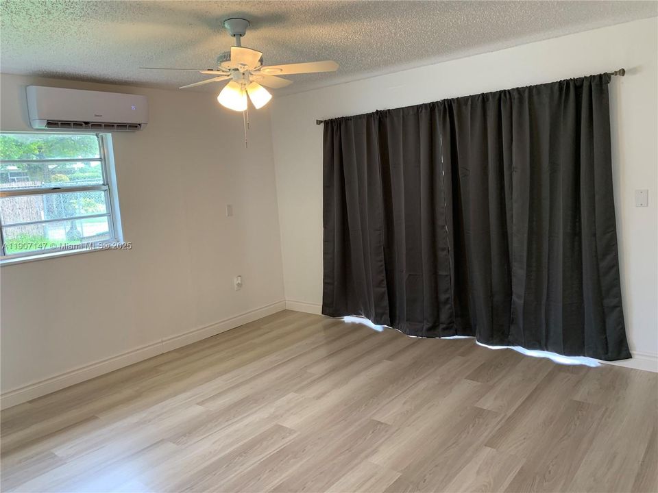 出租: $1,500 (1 贝兹, 1 浴室, 600 平方英尺)