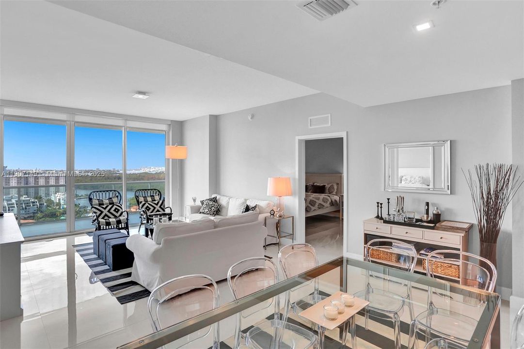 For Sale: $1,225,000 (2 beds, 3 baths, 1579 Square Feet)