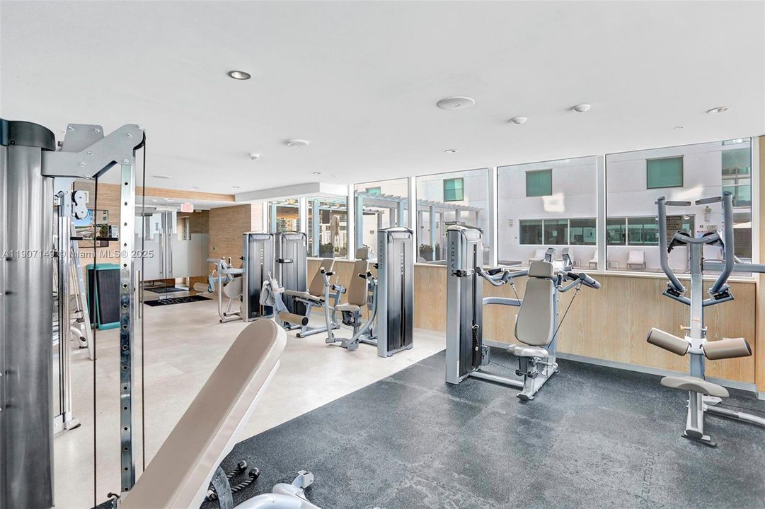 For Sale: $1,225,000 (2 beds, 3 baths, 1579 Square Feet)