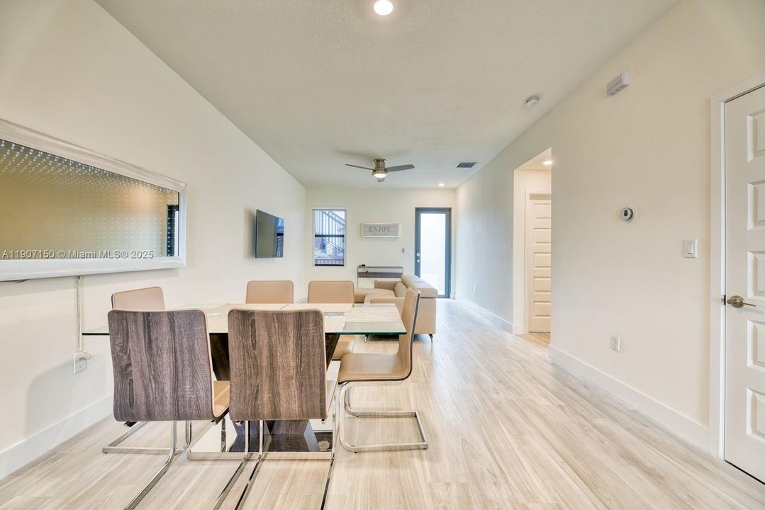 For Rent: $3,100 (2 beds, 2 baths, 1072 Square Feet)