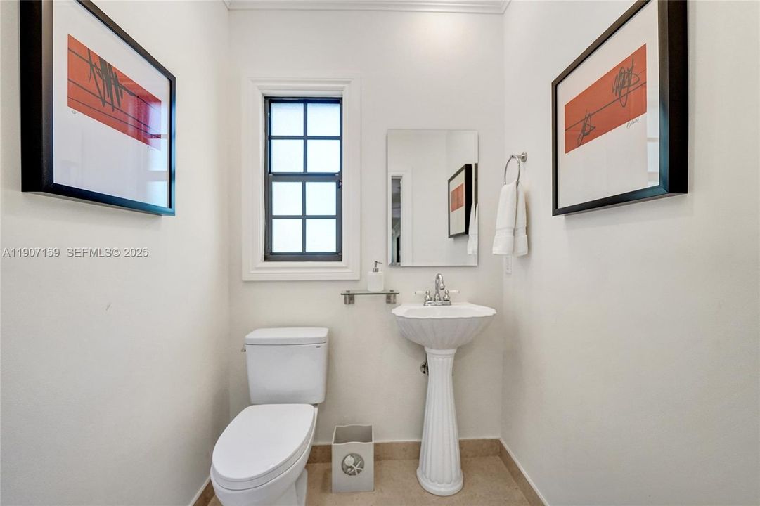 出租: $29,500 (5 贝兹, 5 浴室, 5596 平方英尺)