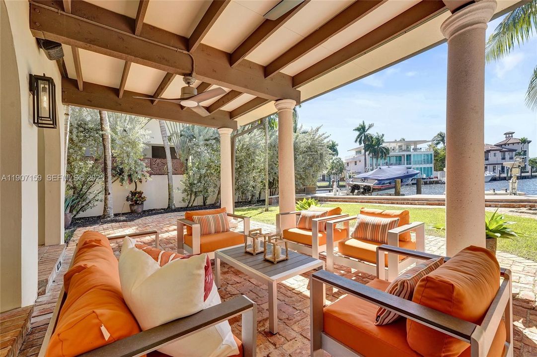 出租: $29,500 (5 贝兹, 5 浴室, 5596 平方英尺)