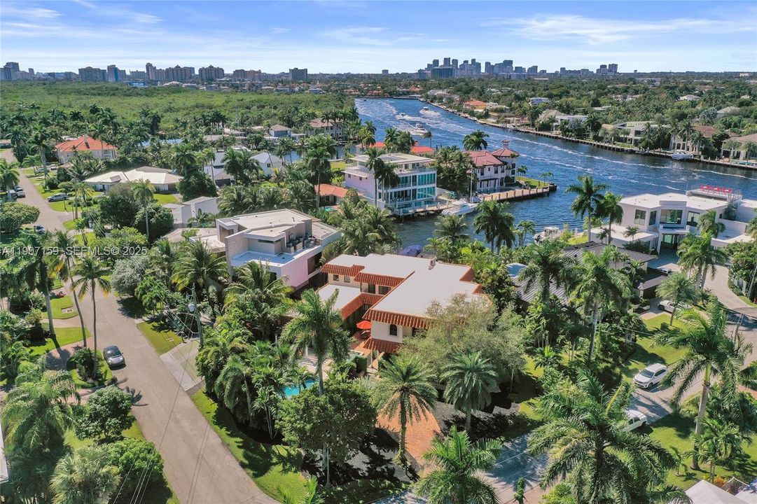 出租: $29,500 (5 贝兹, 5 浴室, 5596 平方英尺)