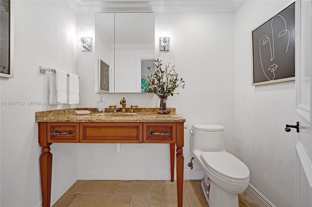 出租: $29,500 (5 贝兹, 5 浴室, 5596 平方英尺)