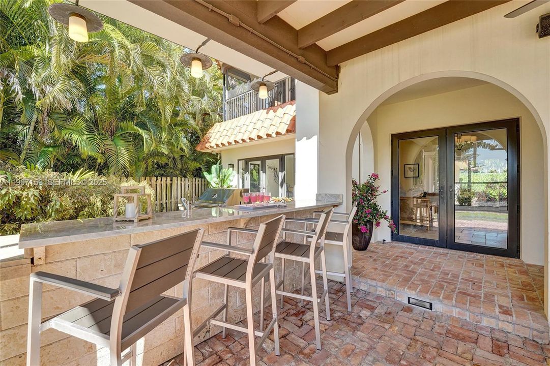 出租: $29,500 (5 贝兹, 5 浴室, 5596 平方英尺)