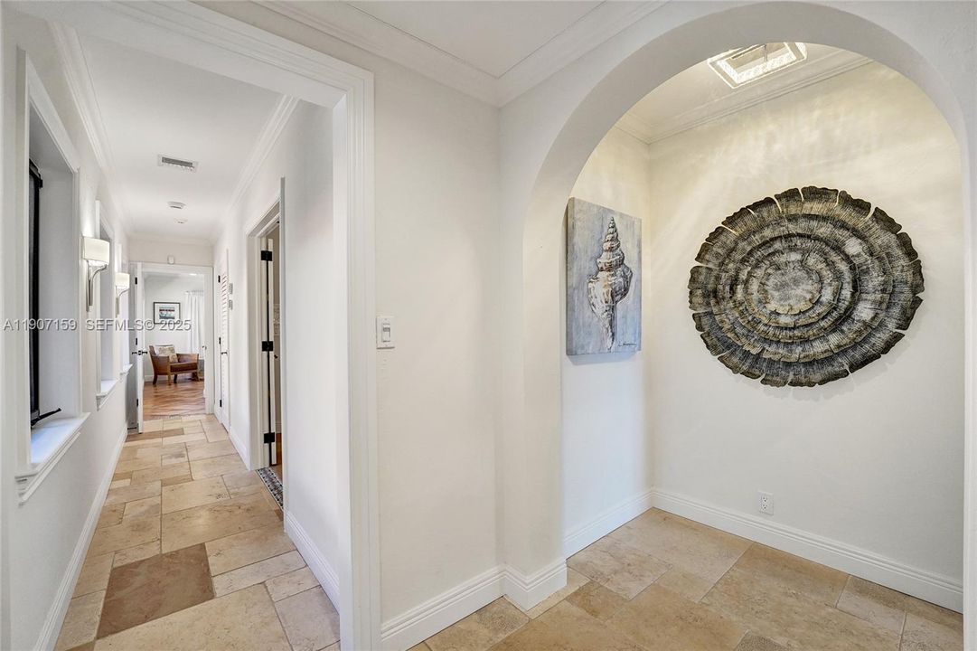 出租: $29,500 (5 贝兹, 5 浴室, 5596 平方英尺)