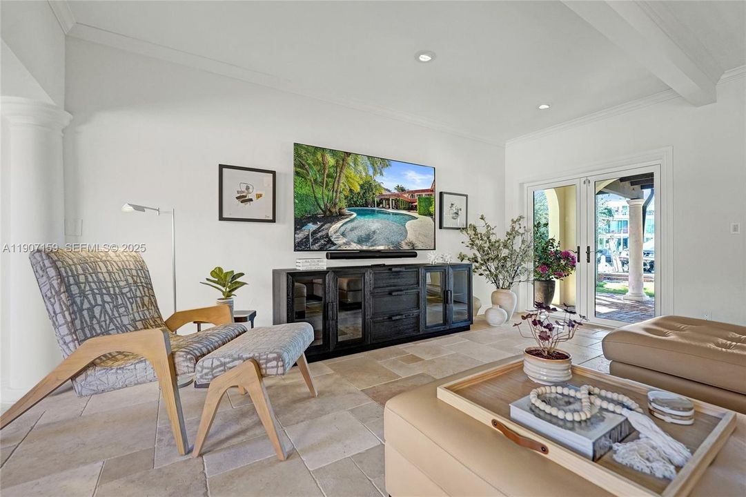 出租: $29,500 (5 贝兹, 5 浴室, 5596 平方英尺)