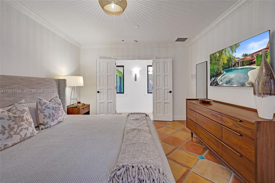 出租: $29,500 (5 贝兹, 5 浴室, 5596 平方英尺)