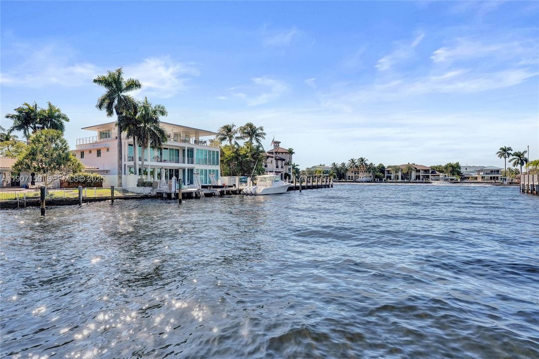 出租: $29,500 (5 贝兹, 5 浴室, 5596 平方英尺)