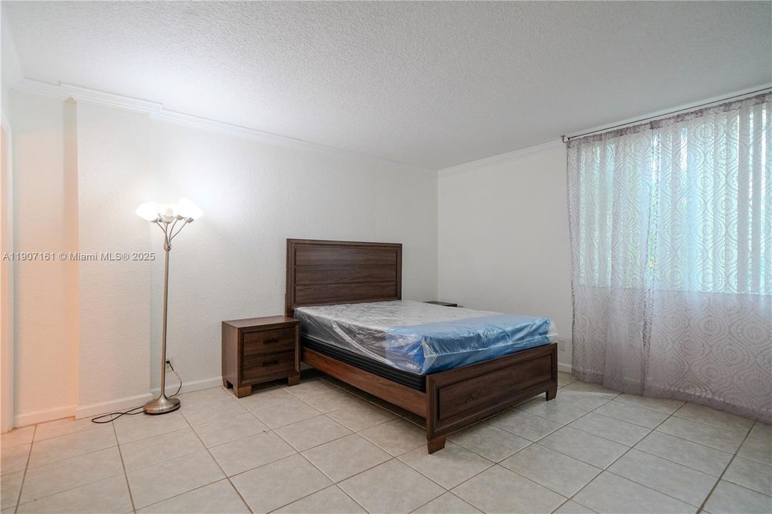 For Rent: $2,800 (3 beds, 2 baths, 1190 Square Feet)
