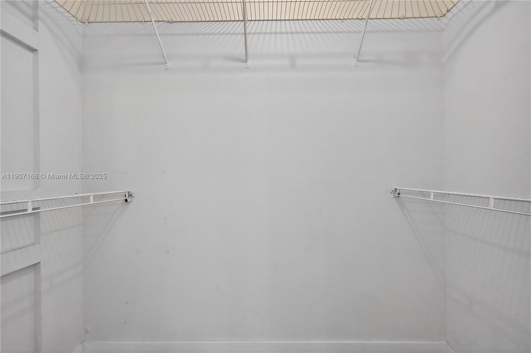 合同活跃: $2,199 (2 贝兹, 2 浴室, 1113 平方英尺)