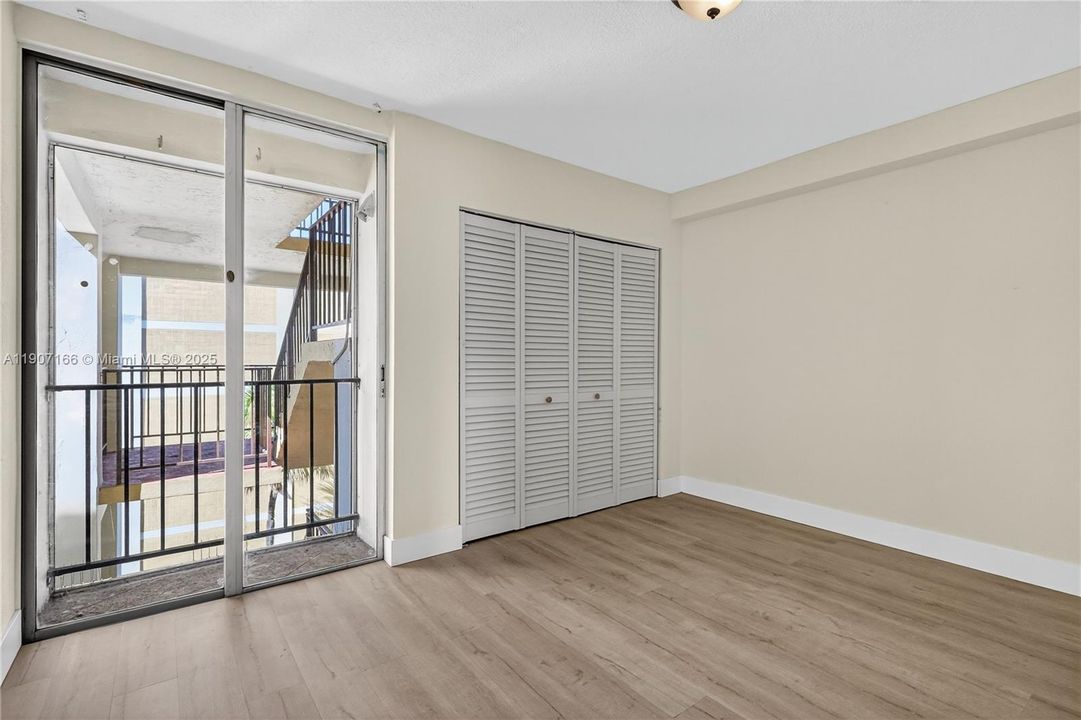 合同活跃: $2,199 (2 贝兹, 2 浴室, 1113 平方英尺)