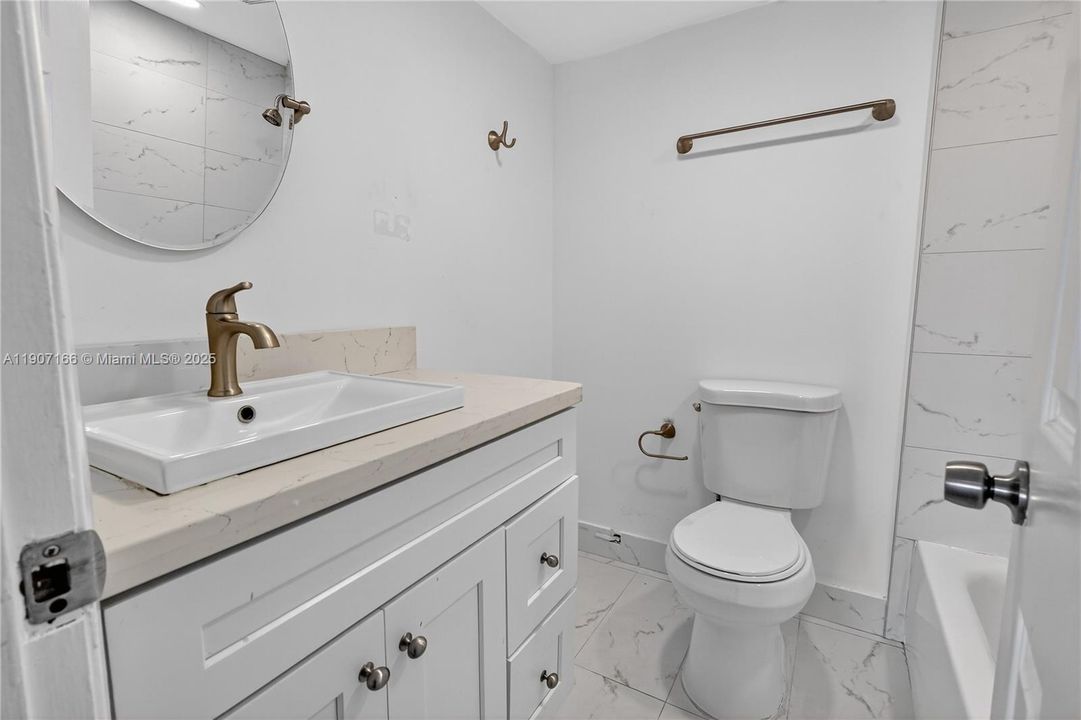 合同活跃: $2,199 (2 贝兹, 2 浴室, 1113 平方英尺)