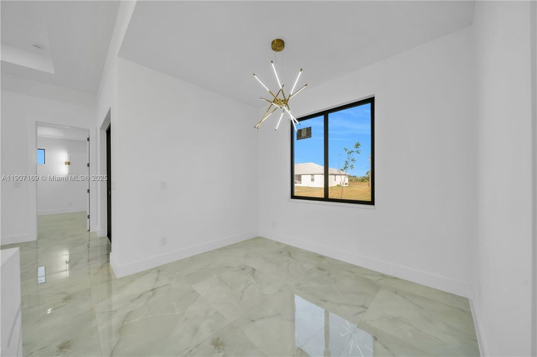 En Venta: $429,000 (3 camas, 2 baños, 1655 Pies cuadrados)