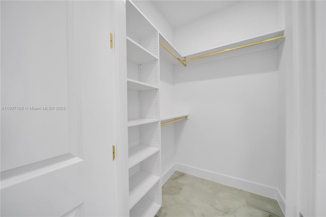 En Venta: $429,000 (3 camas, 2 baños, 1655 Pies cuadrados)