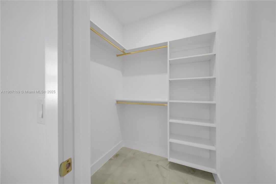 En Venta: $429,000 (3 camas, 2 baños, 1655 Pies cuadrados)