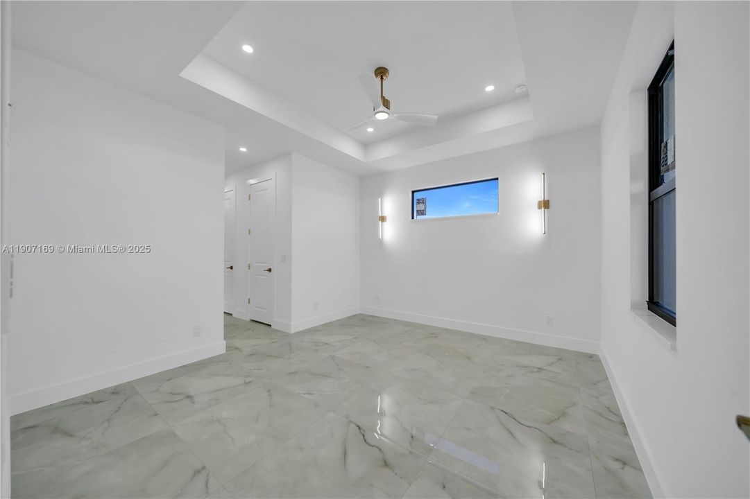 En Venta: $429,000 (3 camas, 2 baños, 1655 Pies cuadrados)