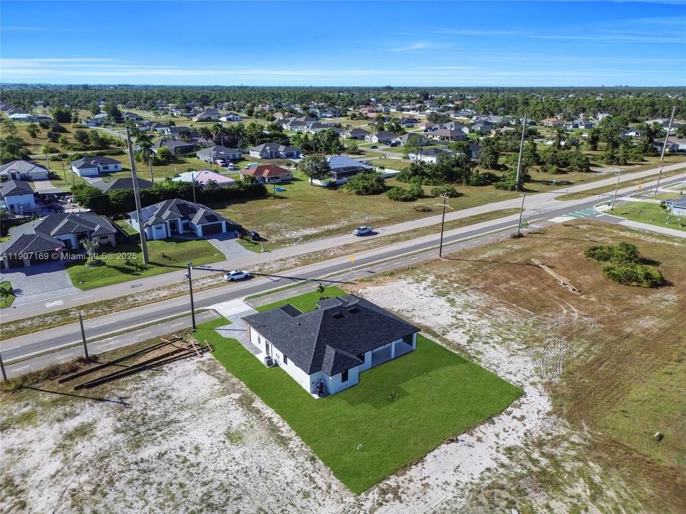 En Venta: $429,000 (3 camas, 2 baños, 1655 Pies cuadrados)