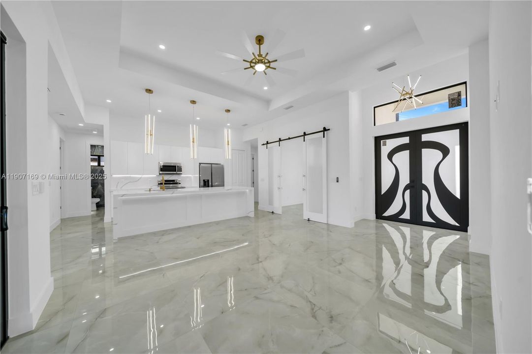 En Venta: $429,000 (3 camas, 2 baños, 1655 Pies cuadrados)