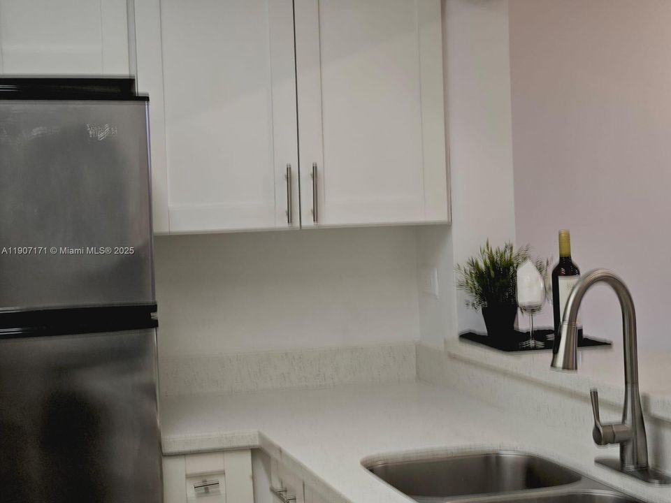 Active With Contract: $1,840 (1 beds, 1 baths, 634 Square Feet)