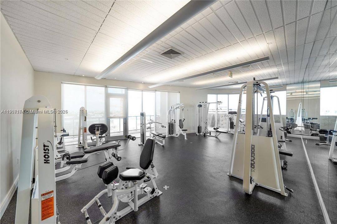 На продажу: $329,000 (0 спален, 1 ванн, 580 Квадратных фут)