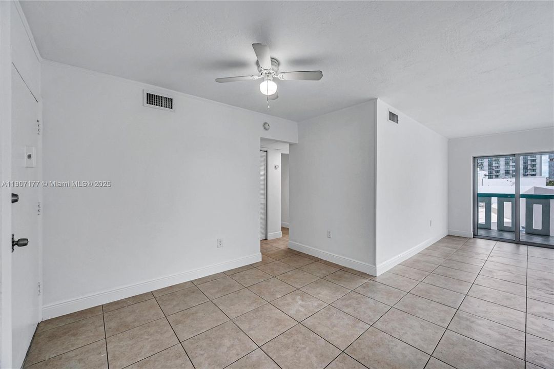 Recently Rented: $2,500 (2 beds, 1 baths, 900 Square Feet)