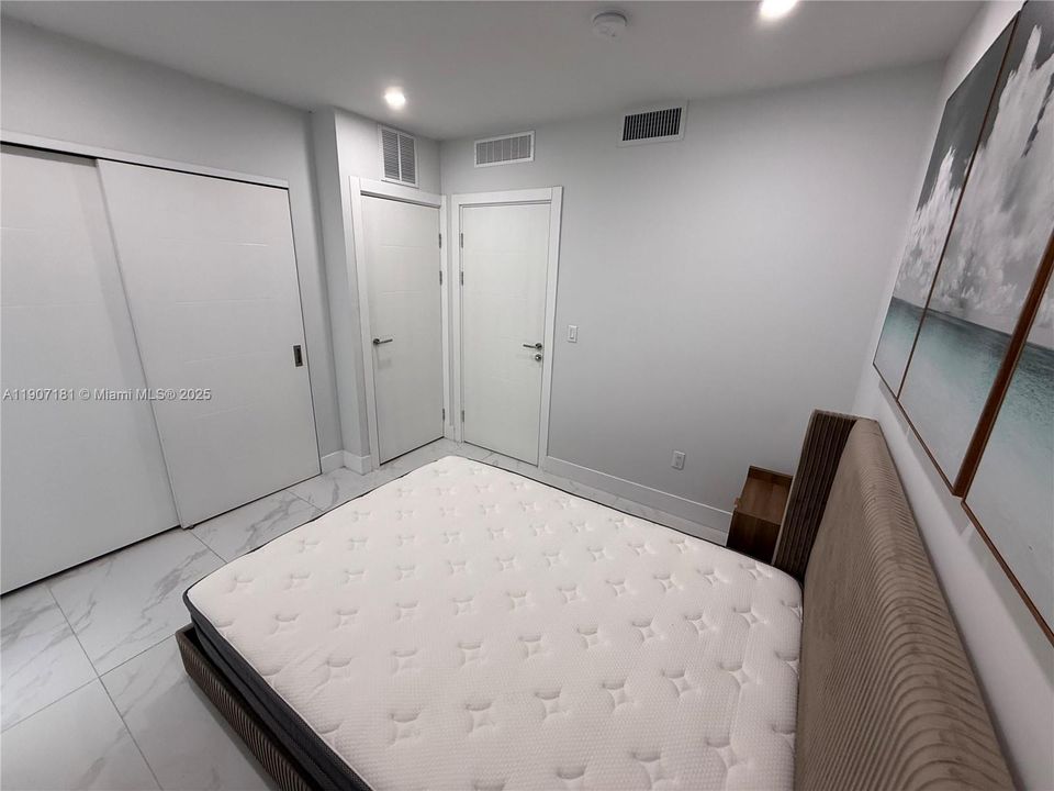 最近租的: $2,500 (1 贝兹, 1 浴室, 0 平方英尺)