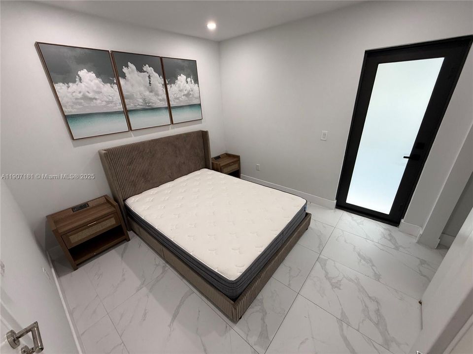 最近租的: $2,500 (1 贝兹, 1 浴室, 0 平方英尺)