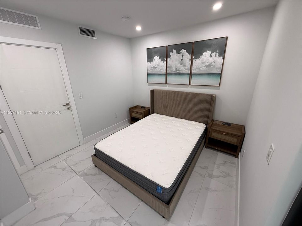 最近租的: $2,500 (1 贝兹, 1 浴室, 0 平方英尺)