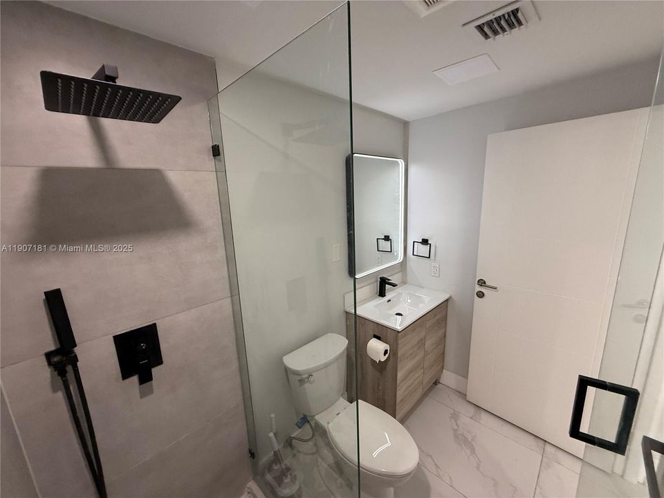 最近租的: $2,500 (1 贝兹, 1 浴室, 0 平方英尺)