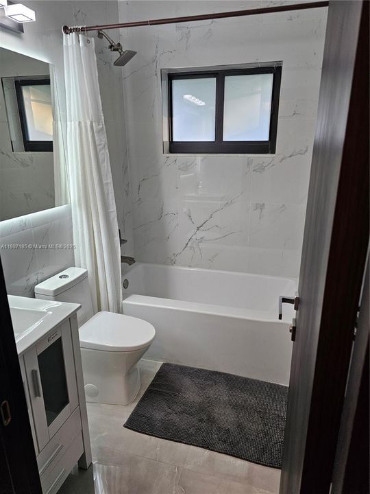 For Rent: $2,250 (2 beds, 1 baths, 754 Square Feet)