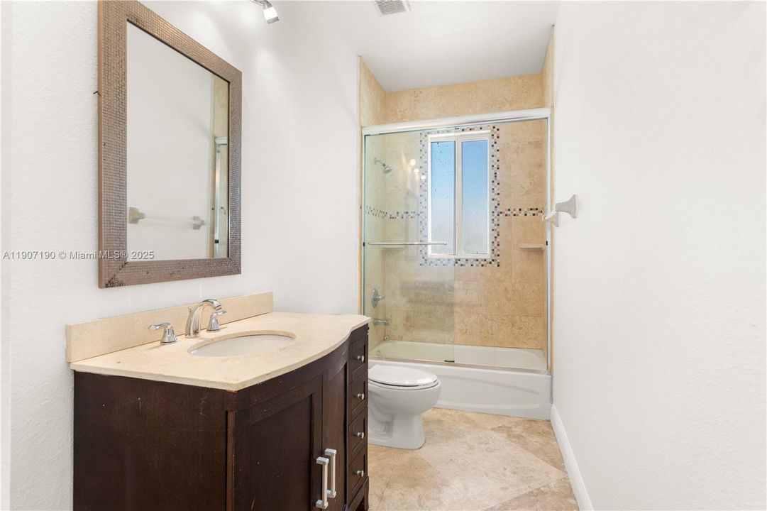 For Sale: $1,100,000 (3 beds, 2 baths, 2404 Square Feet)