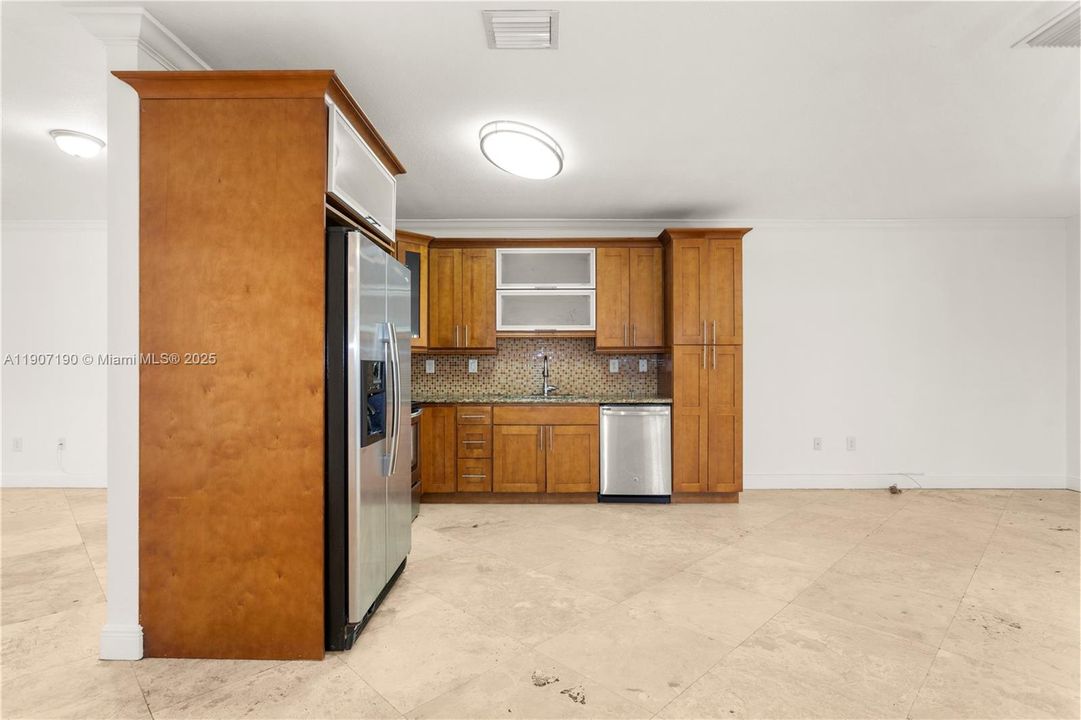 For Sale: $1,100,000 (3 beds, 2 baths, 2404 Square Feet)