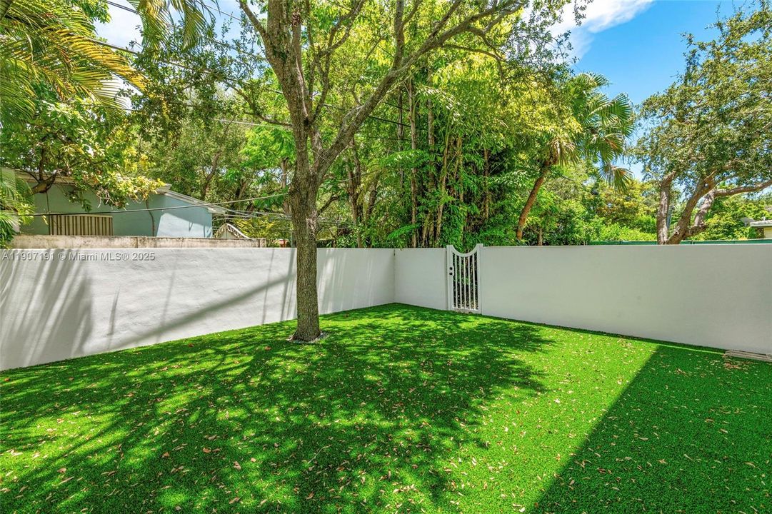 На продажу: $5,595,000 (7 спален, 8 ванн, 5797 Квадратных фут)