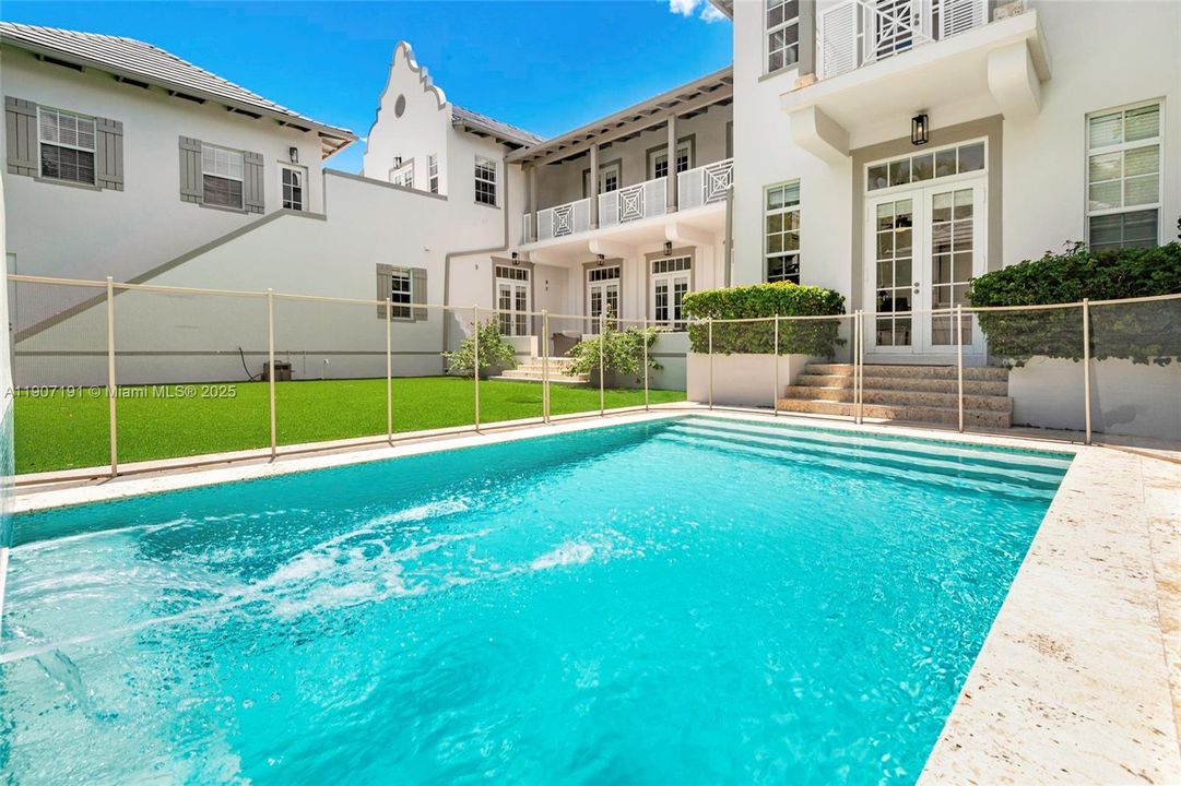 На продажу: $5,595,000 (7 спален, 8 ванн, 5797 Квадратных фут)