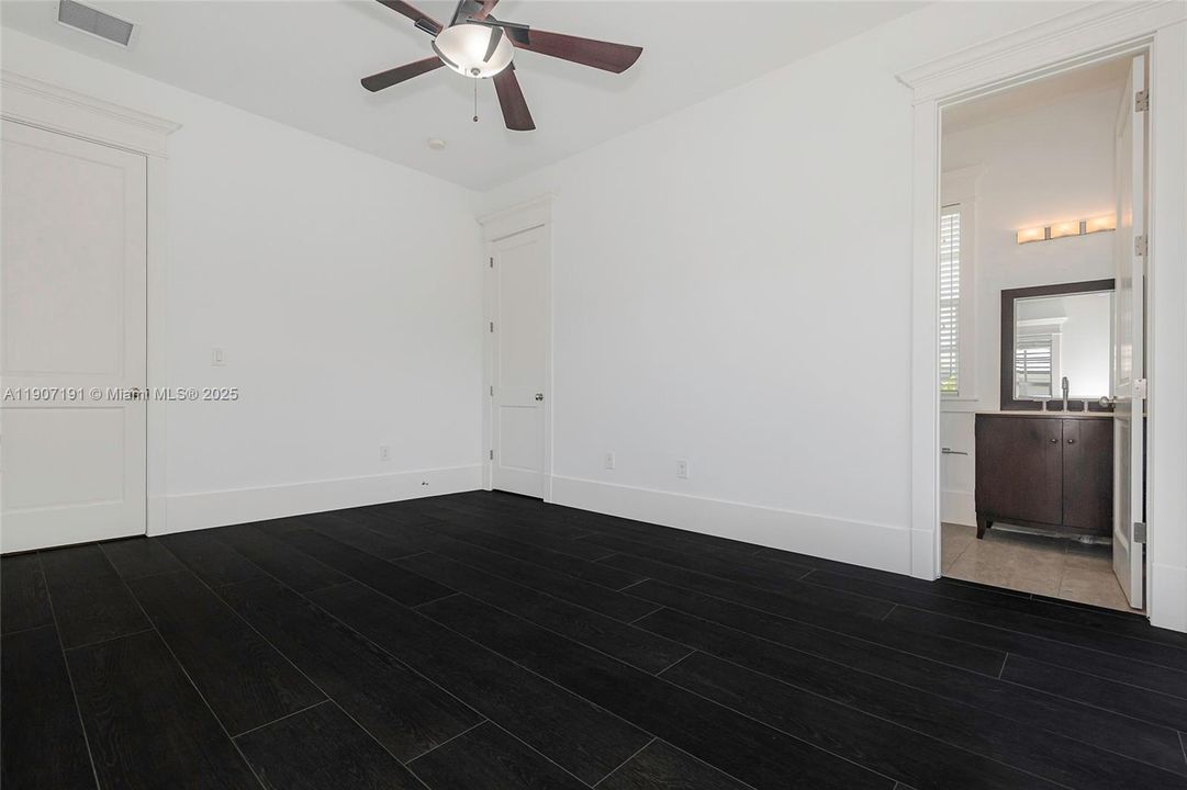 На продажу: $5,595,000 (7 спален, 8 ванн, 5797 Квадратных фут)