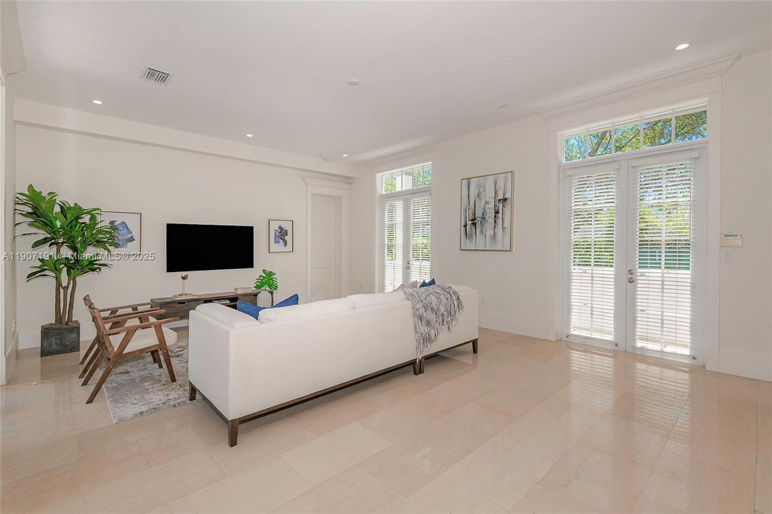 На продажу: $5,595,000 (7 спален, 8 ванн, 5797 Квадратных фут)